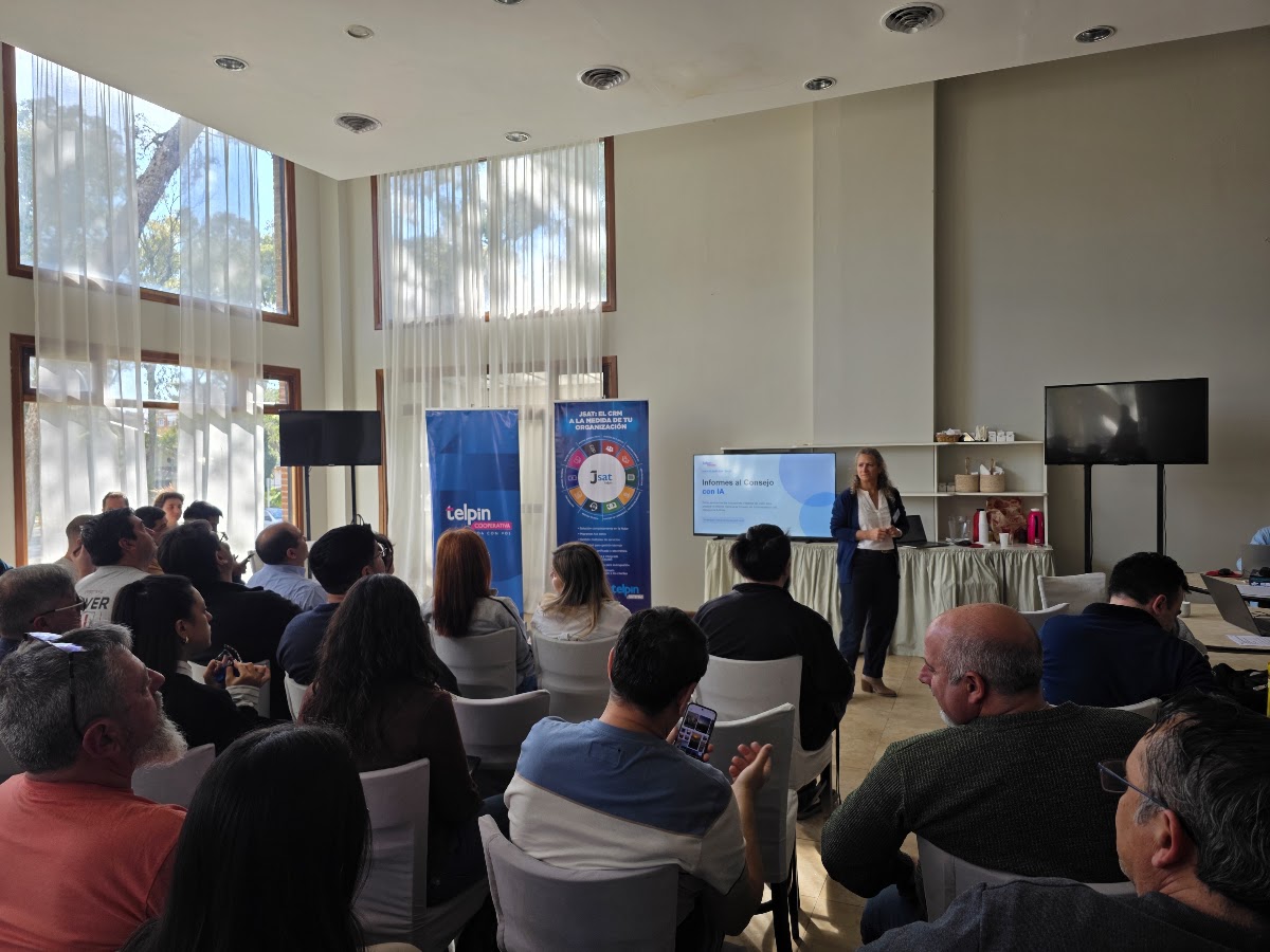 Presentación ante los asistentes del Evento JSAT 2026